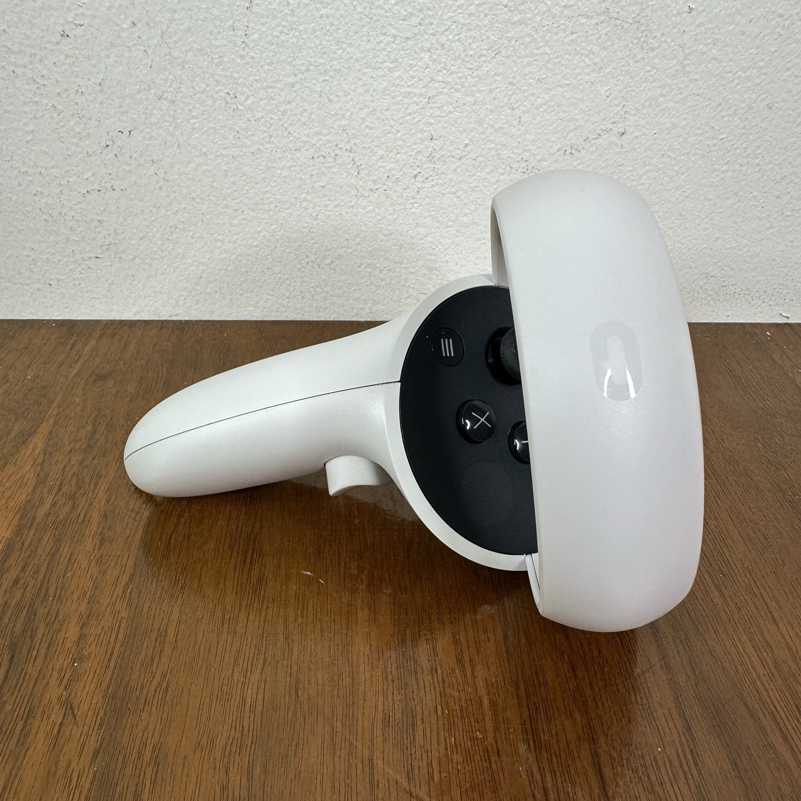Oculus Touch Left Controller for Quest 2 System - White (LX39EM) with Box