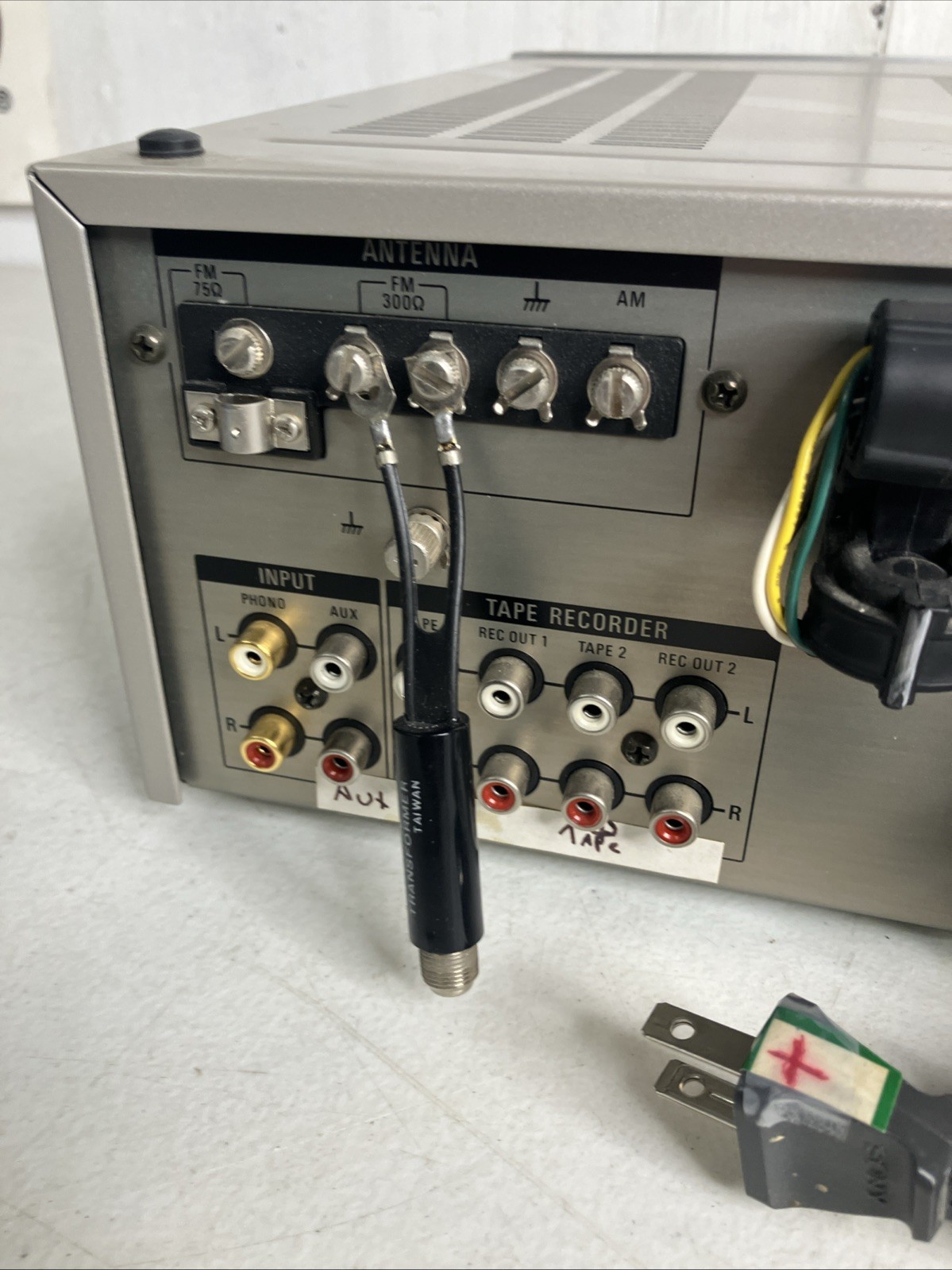 SONY STR-V55 AM/FM STEREO RECIEVER