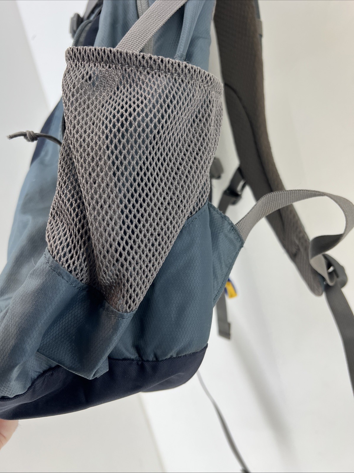 Camelbak Cloud Walker hydration Pack with Bladder. Blue