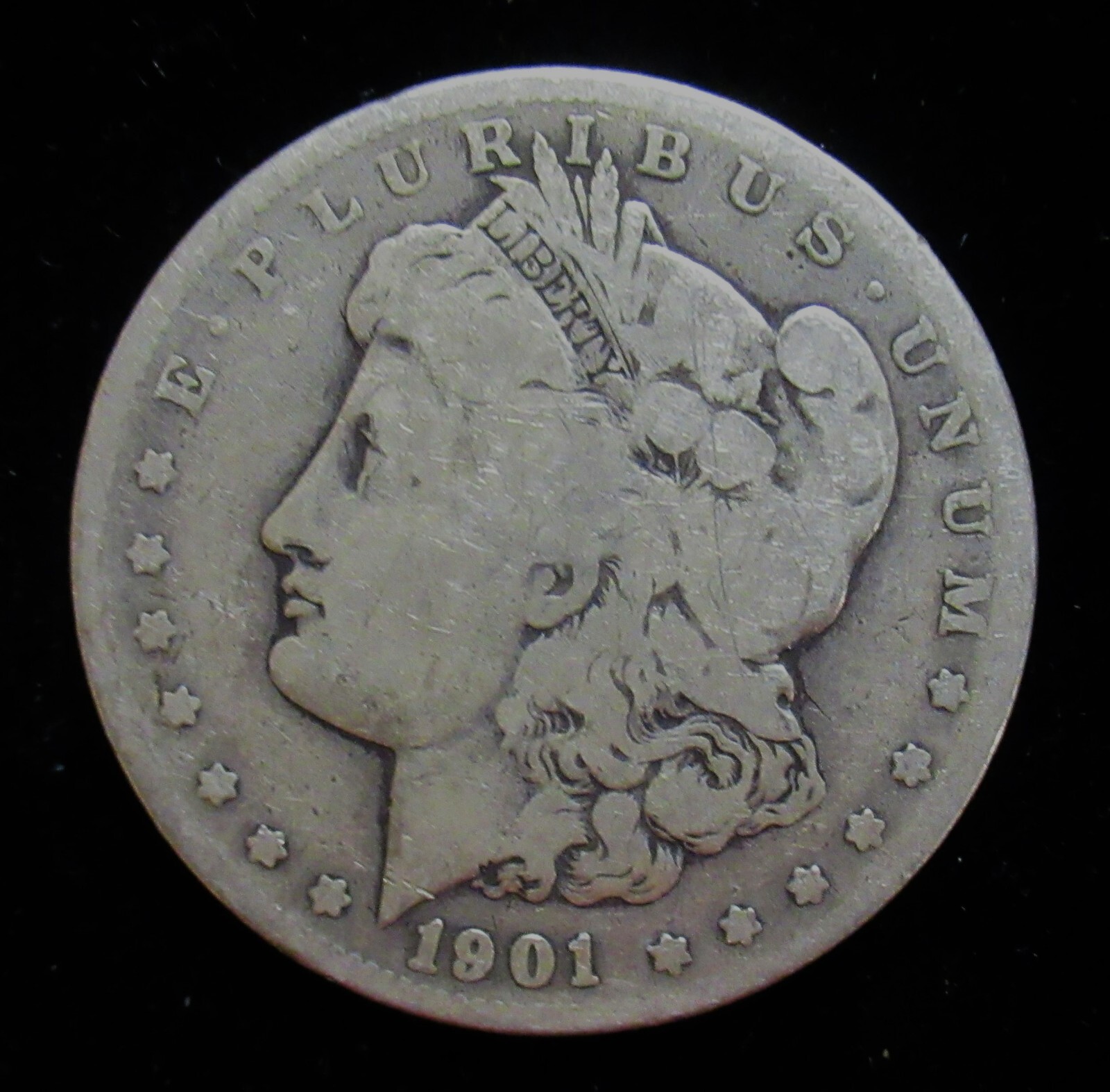 1901-S MORGAN SILVER DOLLAR           AZ34