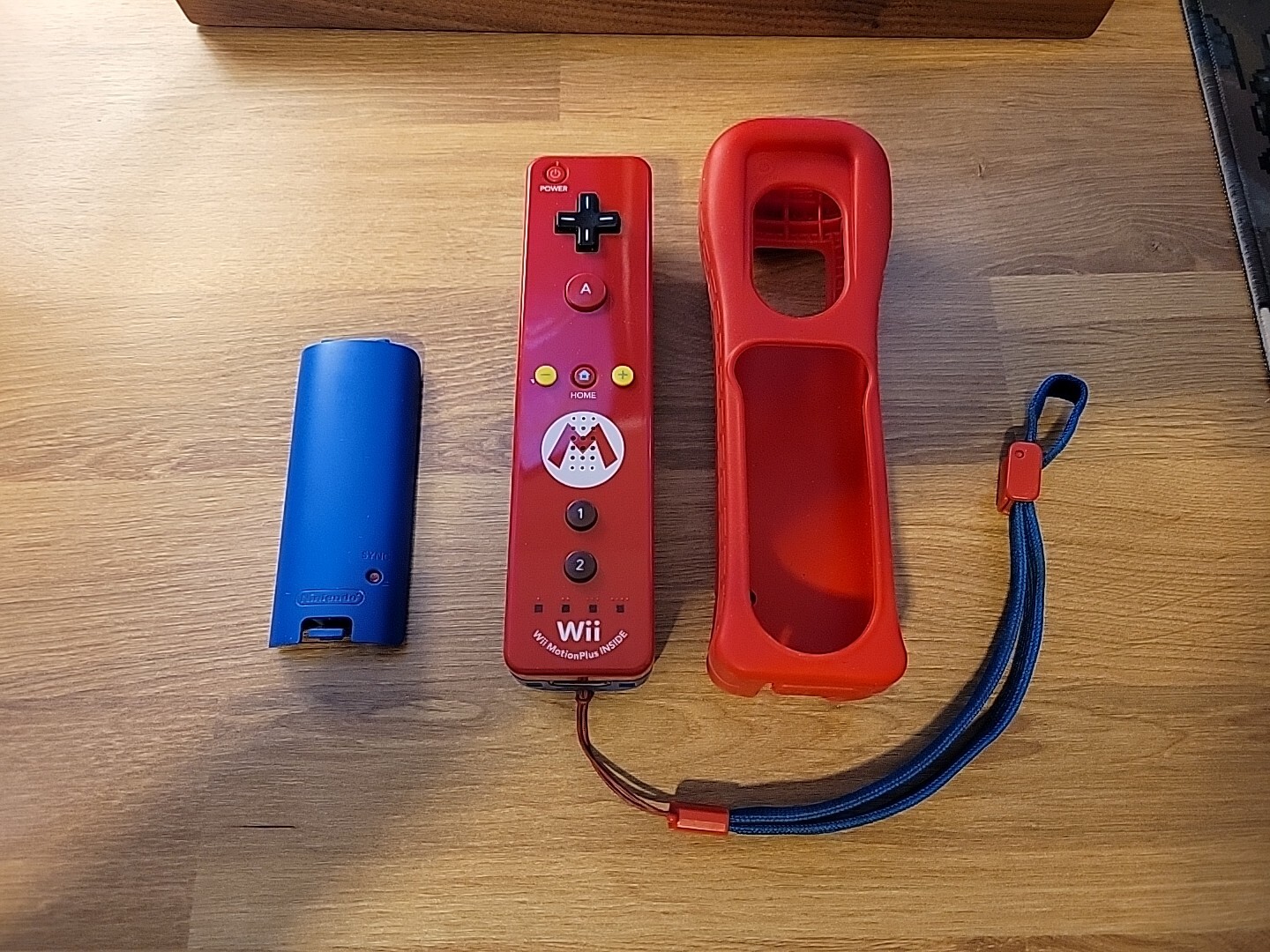 Nintendo Wii Motion Plus Remote Wiimote Controller OEM Mario Limited Edition Red