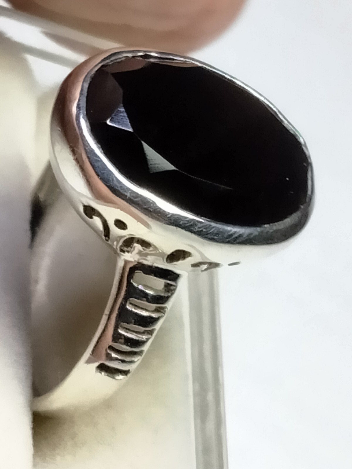 LIVELY BLACK ONYX IN  STERLING SILVER 925 RING SIZE 8.5-8.75!