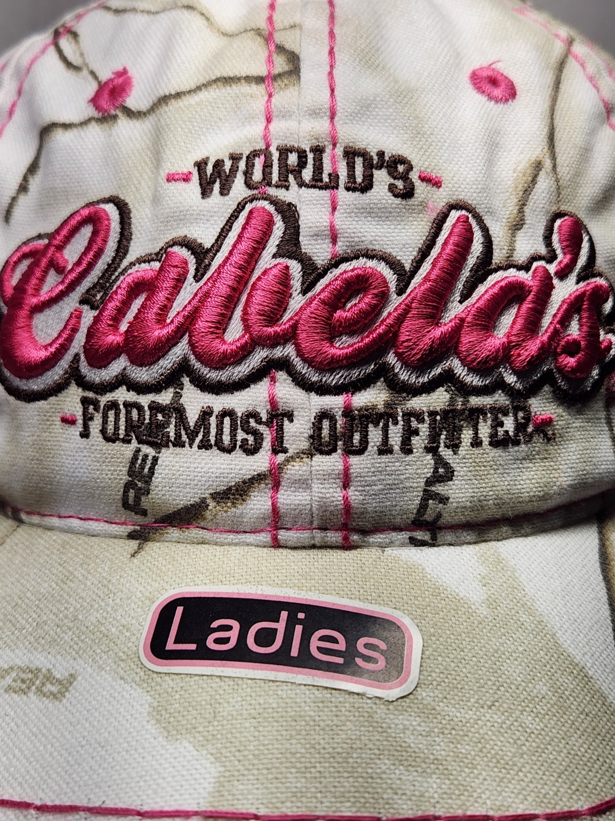 Cabela's Realtree APS Women's Strap Back Hunting Cap ~ NEW WITH TAGS