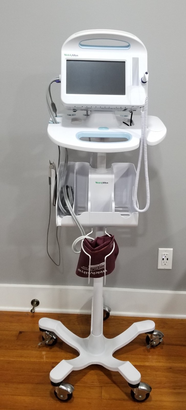 Welch Allyn Connex Vital Sign Monitor 6000 Series, 65NTXX Stand, NEW SpO2 Sensor