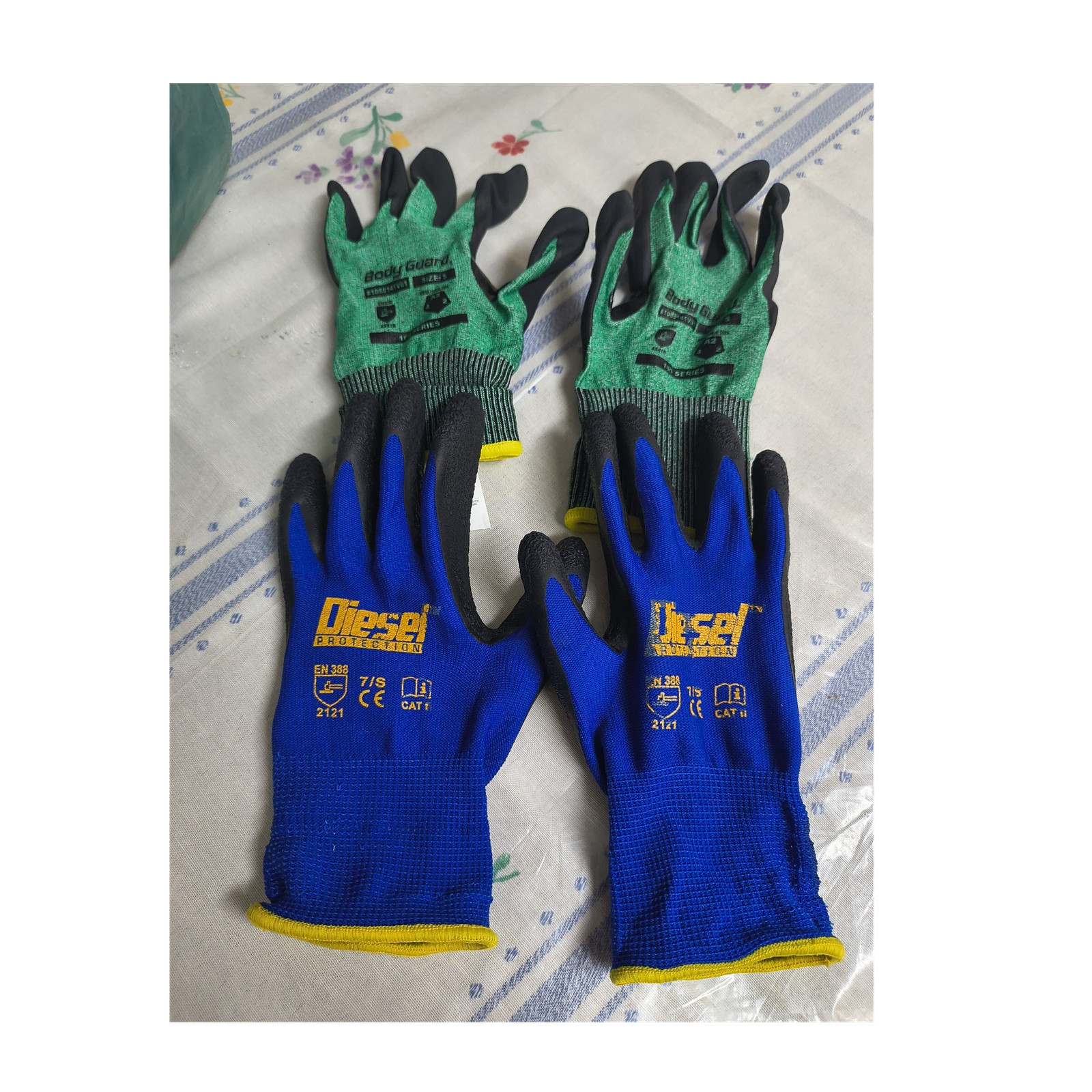 Diesel Body Guard 7/S Nitrile Work Gloves Blue Green Black Knit Adult 4 Pack