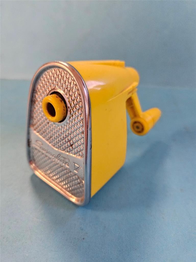 AWESOME VINTAGE SWINGLINE V PENCIL SHARPENER YELLOW SMALL RETRO MCM 1960'S RARE