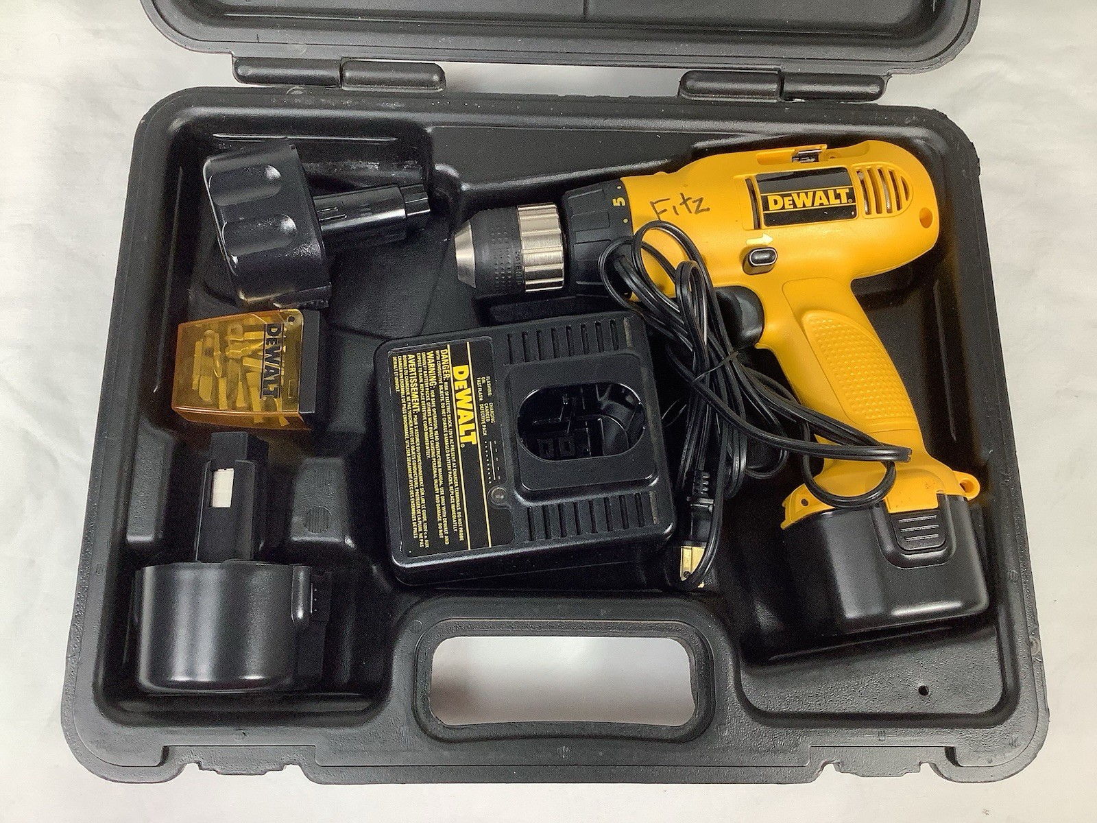 DeWalt DW952K-2 Cordless Drill 3/8 In 9.6v, w/case, 3 ea Batteries, charger