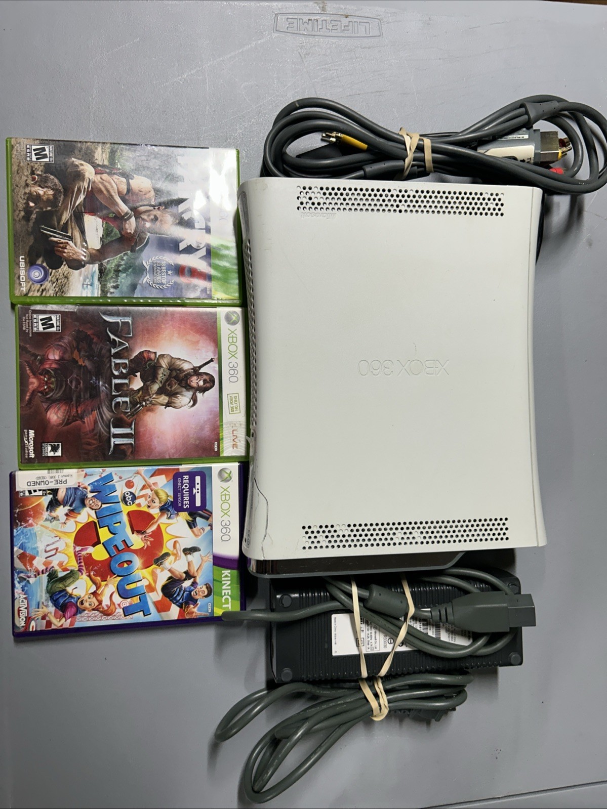 Microsoft Xbox 360 Bundle (2008) Power/AV Cables Included. Pre-Owned /Works