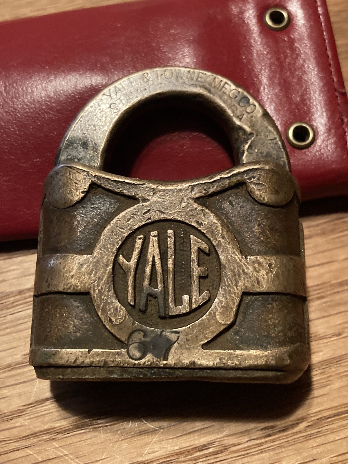 Rare Antique Brass Yale & Towne Co. Y&T Padlock - No Key ~ G53