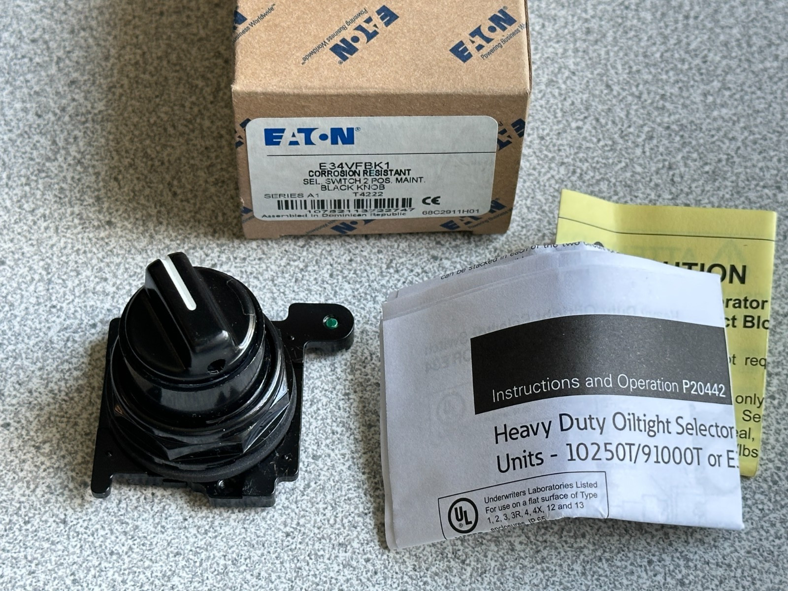 NEW Eaton E34VFBK1 Corrosion Resistant Selector Switch 2 Position Maintained