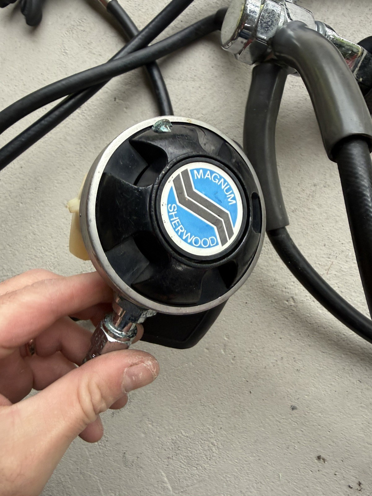 SHERWOOD SCUBA REGULATOR SET- needs gone through