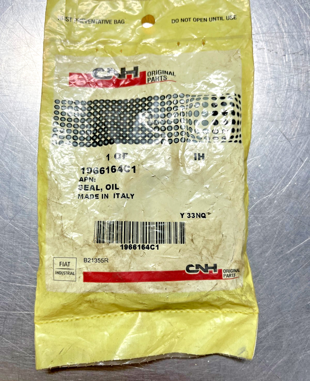 1966164C1 Genuine OEM  CNH  Case   SEAL   Fits 137700410815, 1966568C1, K395103