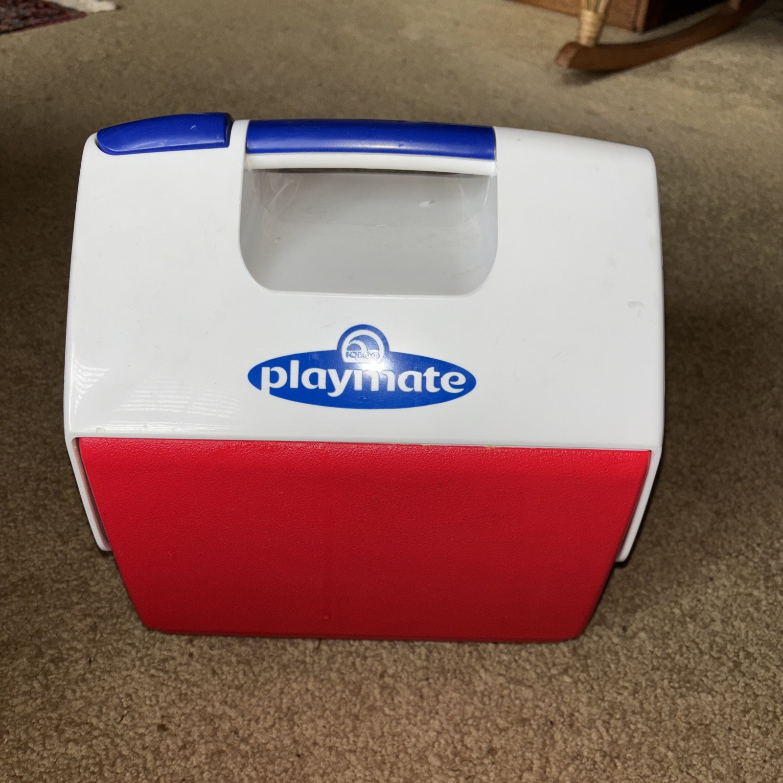 Igloo Playmate 7 Qt Vintage Cooler Red White Blue