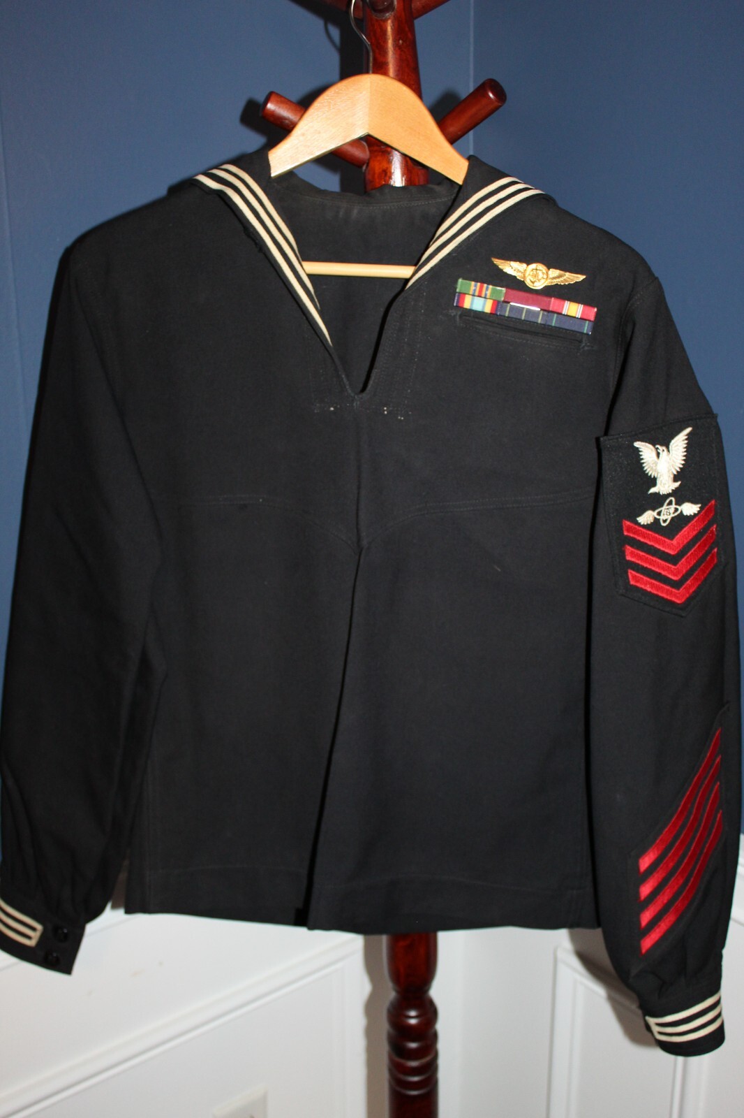 Original 1980 d. U.S. Navy Aviation Electronics Tech. Uniform Jumper w/AC Wings