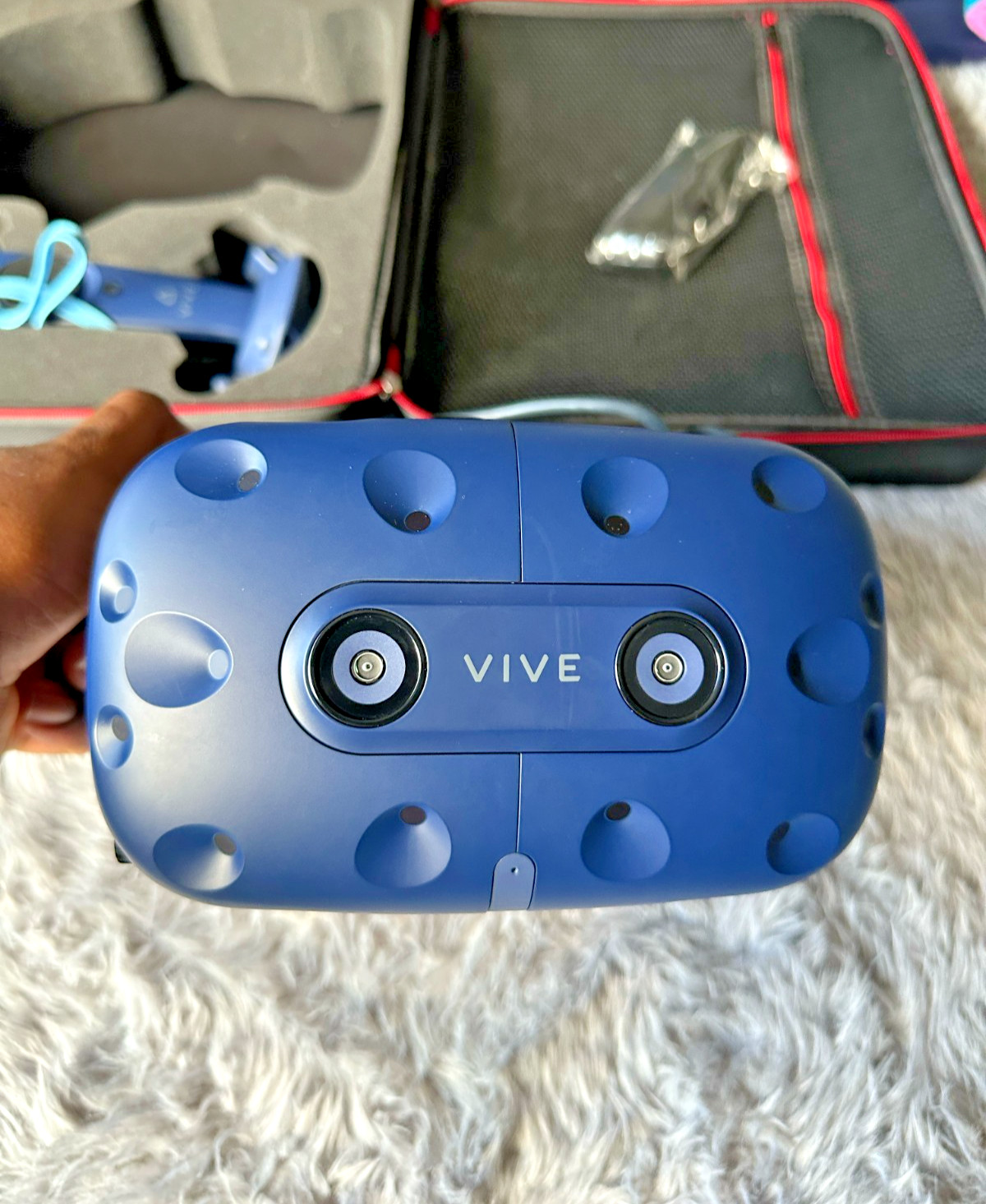 HTC VIVE Pro Headset VR Full Set Complete System Virtual Reality Kit with Pouch