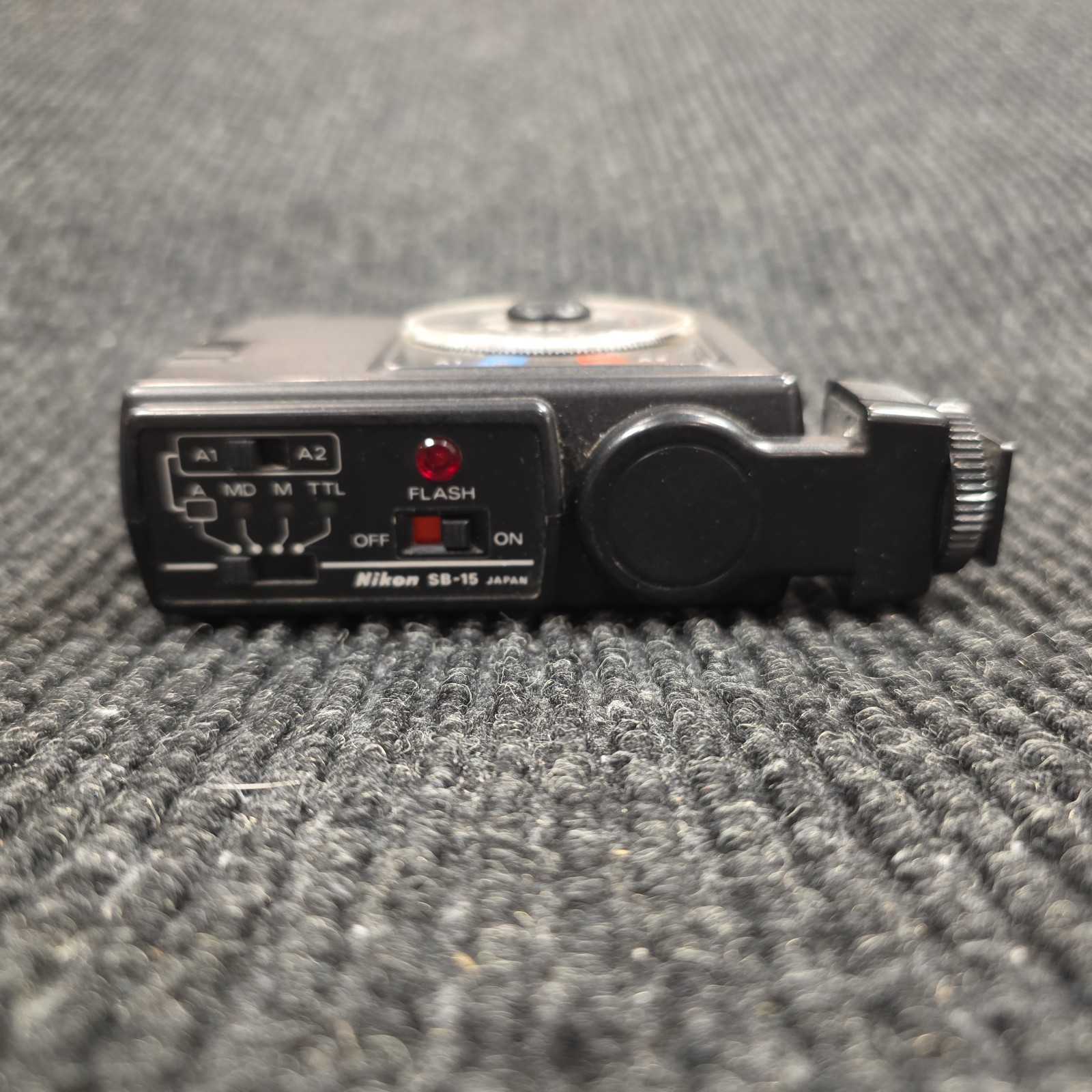 Nikon Speedlight SB-15 HAS NOT BEEN TESTED (PLEASE READ DESCRIPTION)