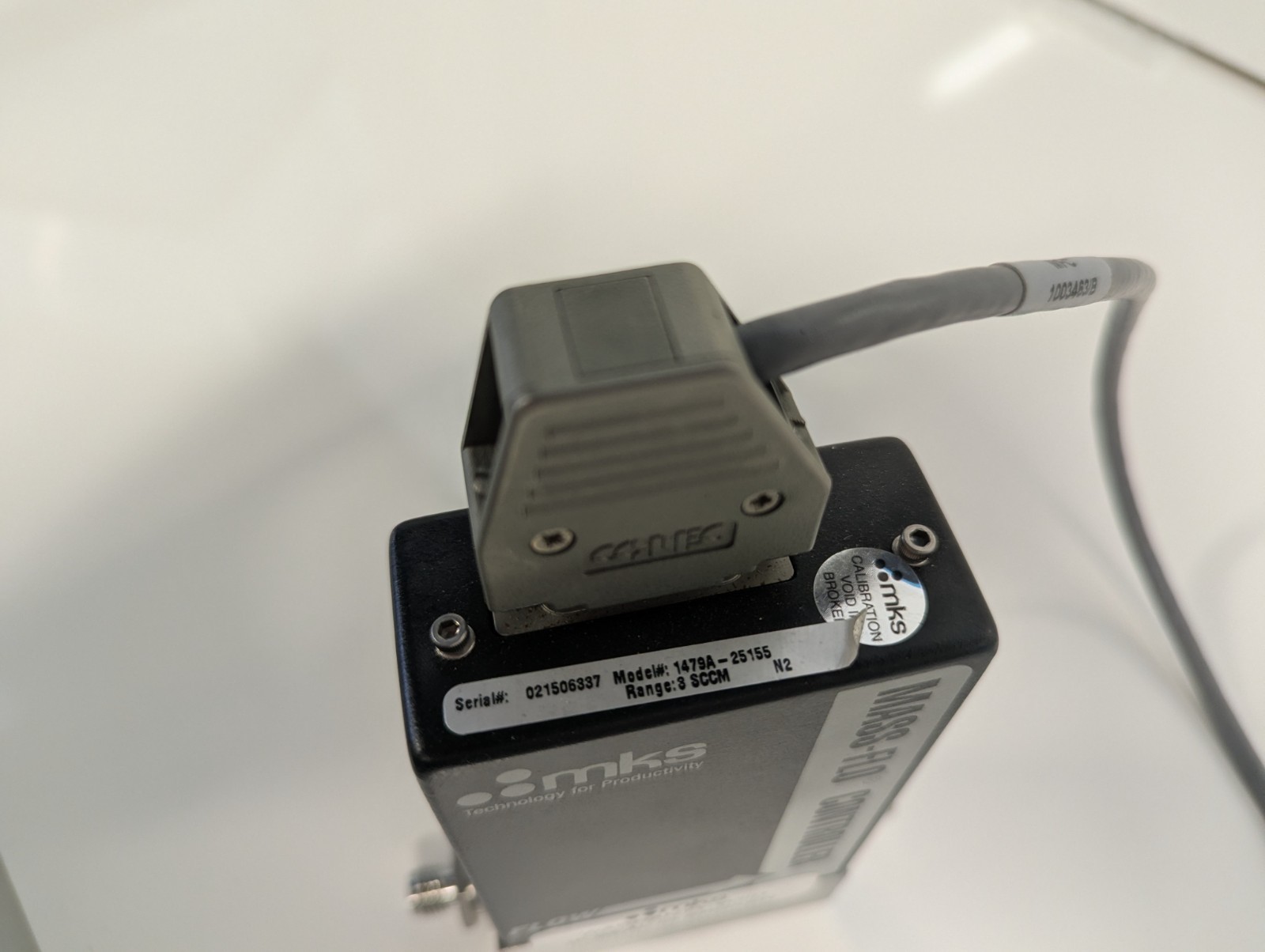 MKS INSTRUMENTS MASS FLOW CONTROLLER 1479A-25156 3 SCCM