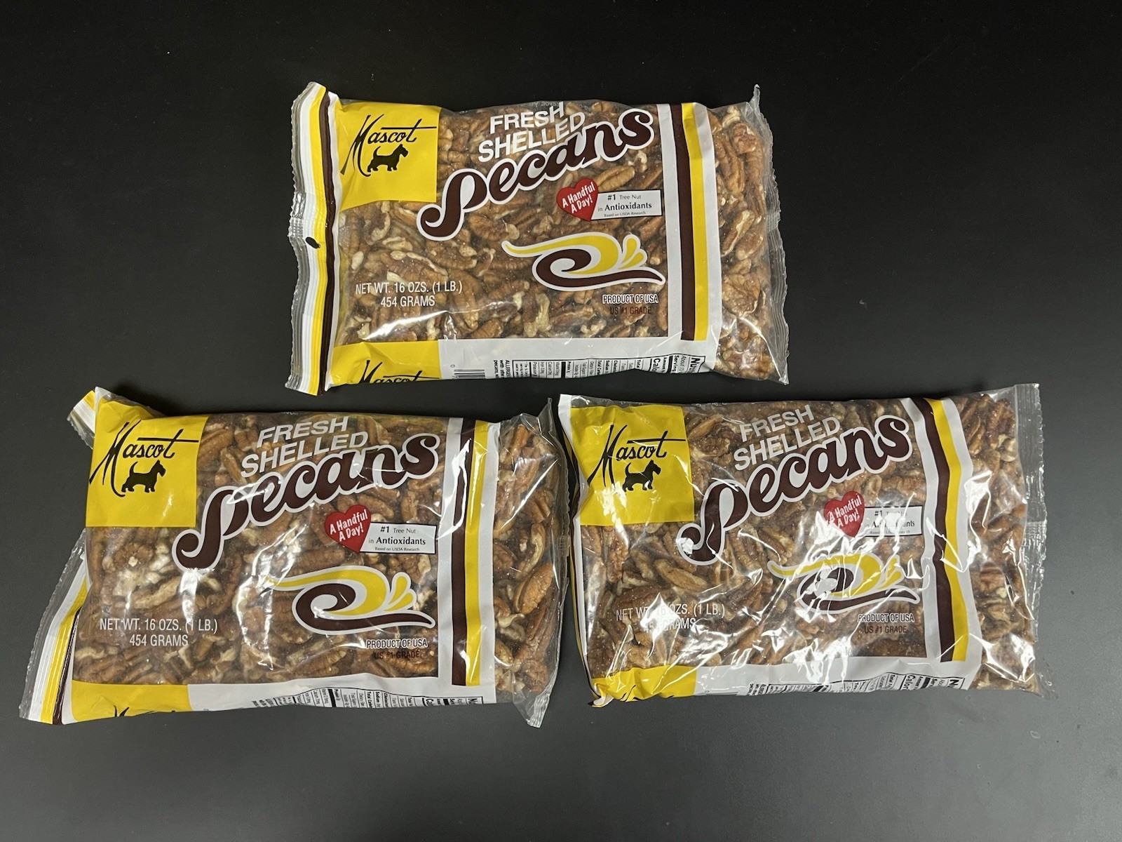 Mascot Fresh Shelled Pecans Medium Pecan Pieces (3) 16 ounce bags Expiry 9/3/26