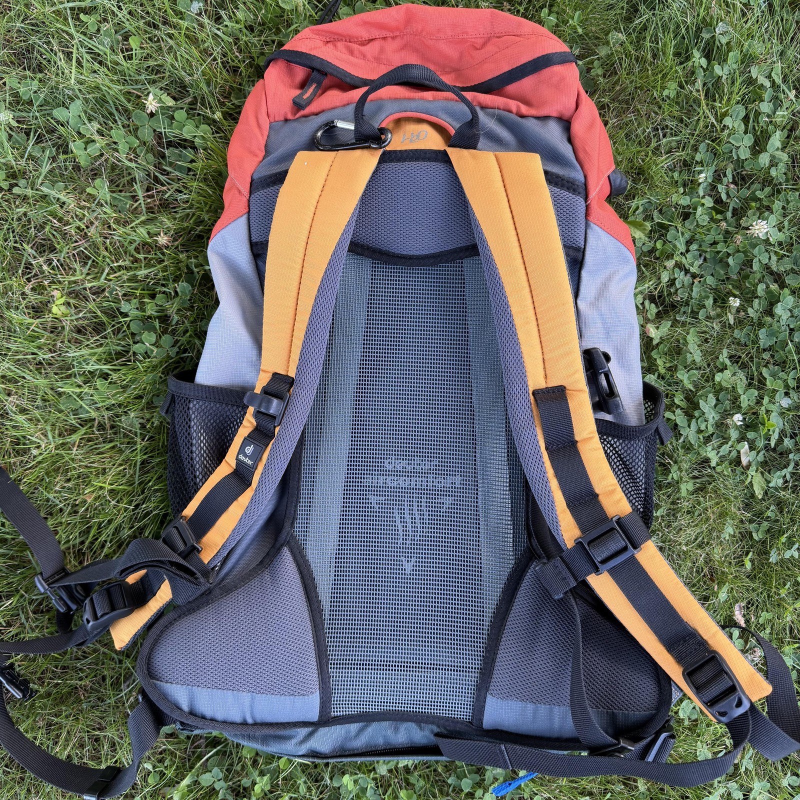 Deuter AC Lite 15 Hiking Backpack 15L Hydration Pack CamelBak 70 oz Rain Cover