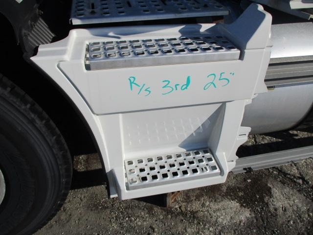 For 2018 VOLVO VNL SIDE FAIRING Right ,  FL