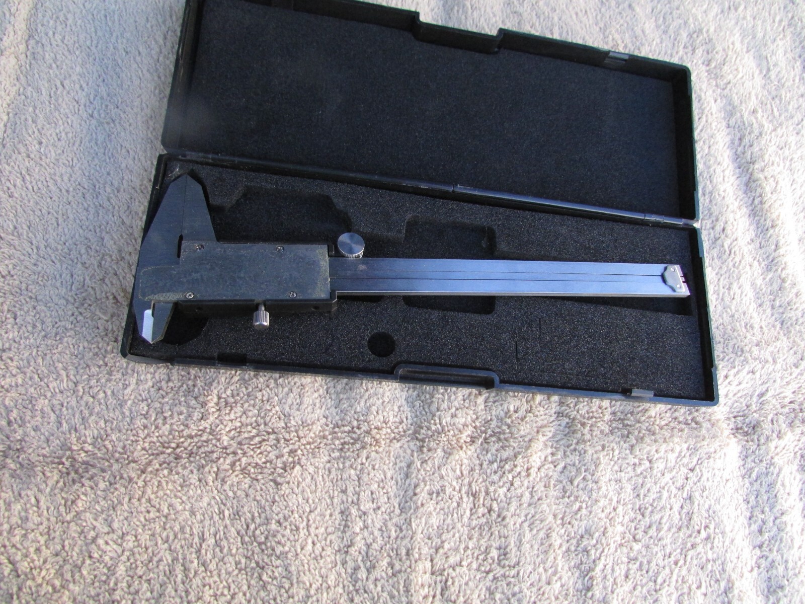 CEN-TECH DIGITAL CALIPER MICROMETER