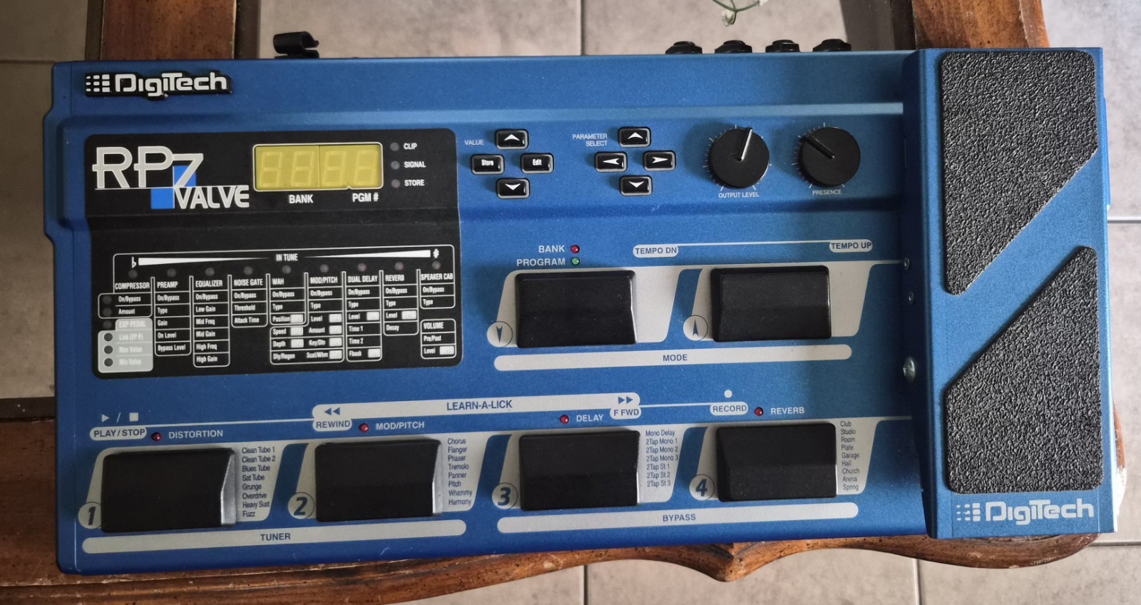 Digitech RP7 Valve Guitar Tube Multi Effects Processor - CIB