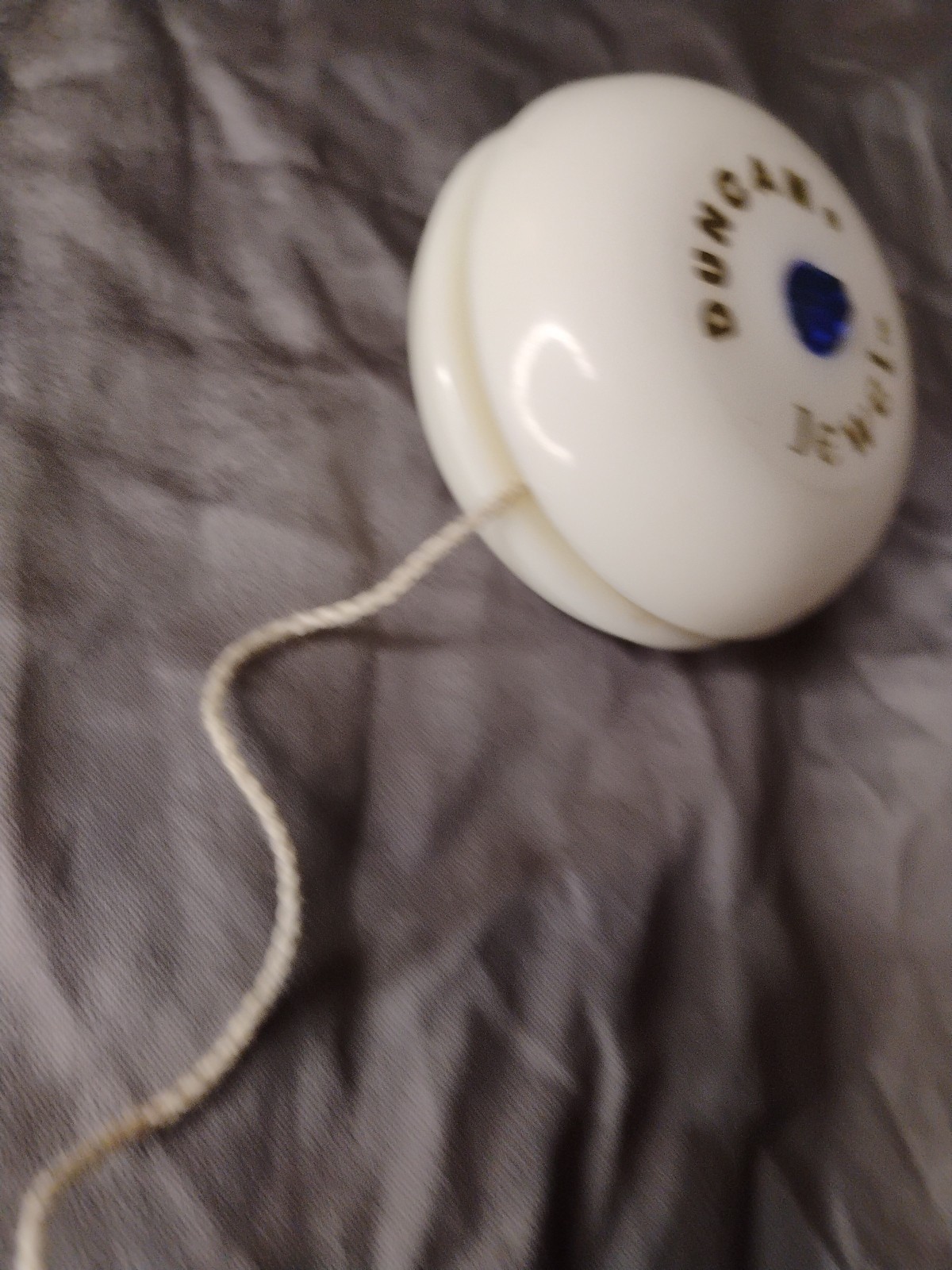 Vintage Duncan Jewel Yo-Yo. White With Blue And Pink Jewels
