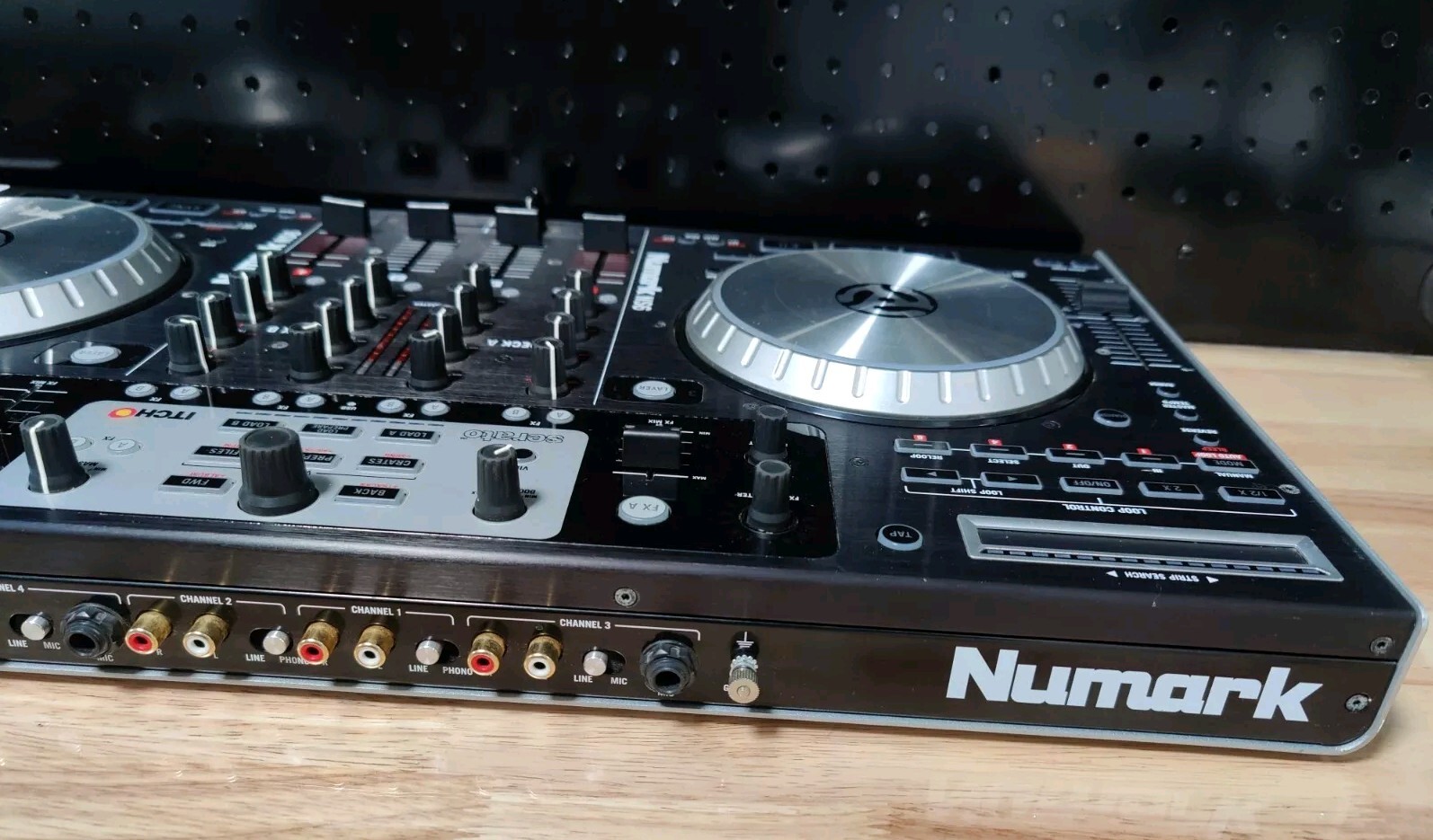 Numark NS6 4 Channel DJ Controller (READ)