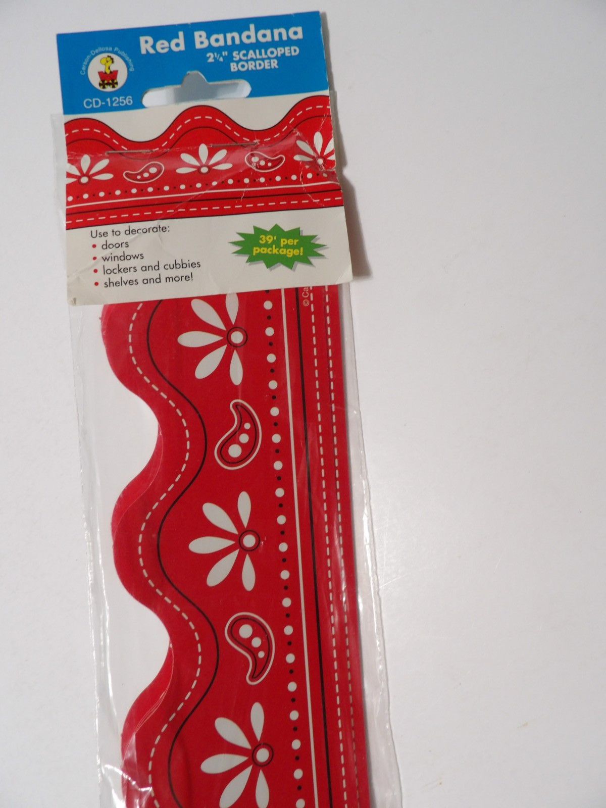 Carson Dellosa 2 1/4" Wide Red Bandana Classroom Bulletin Board 39' Border Trim