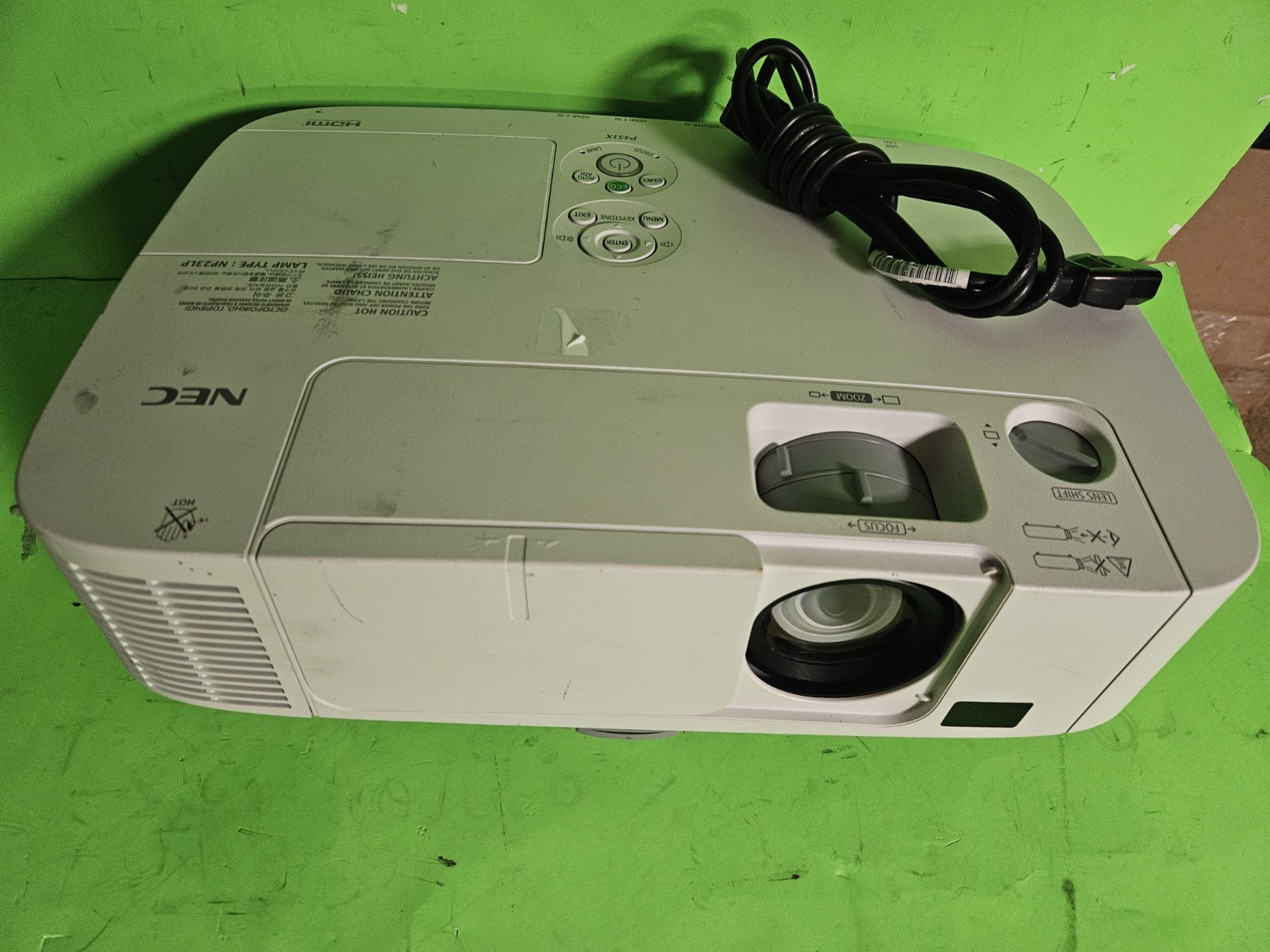 NEC NP-P451X  1024 x 768 Projector  hdmi 2868h