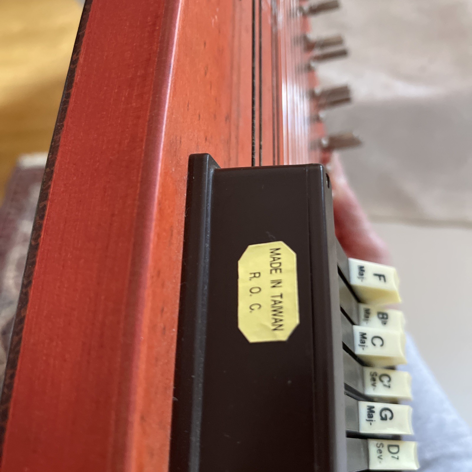 OSCAR SCHMIDT AUTO HARP 6 CHORD 18 STRING