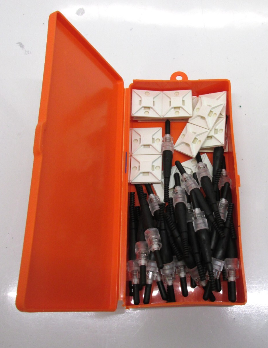 Siecor Corporation OTS-100 Optical Power Meter (Light Source)(PARTS ONLY!!!) BR.