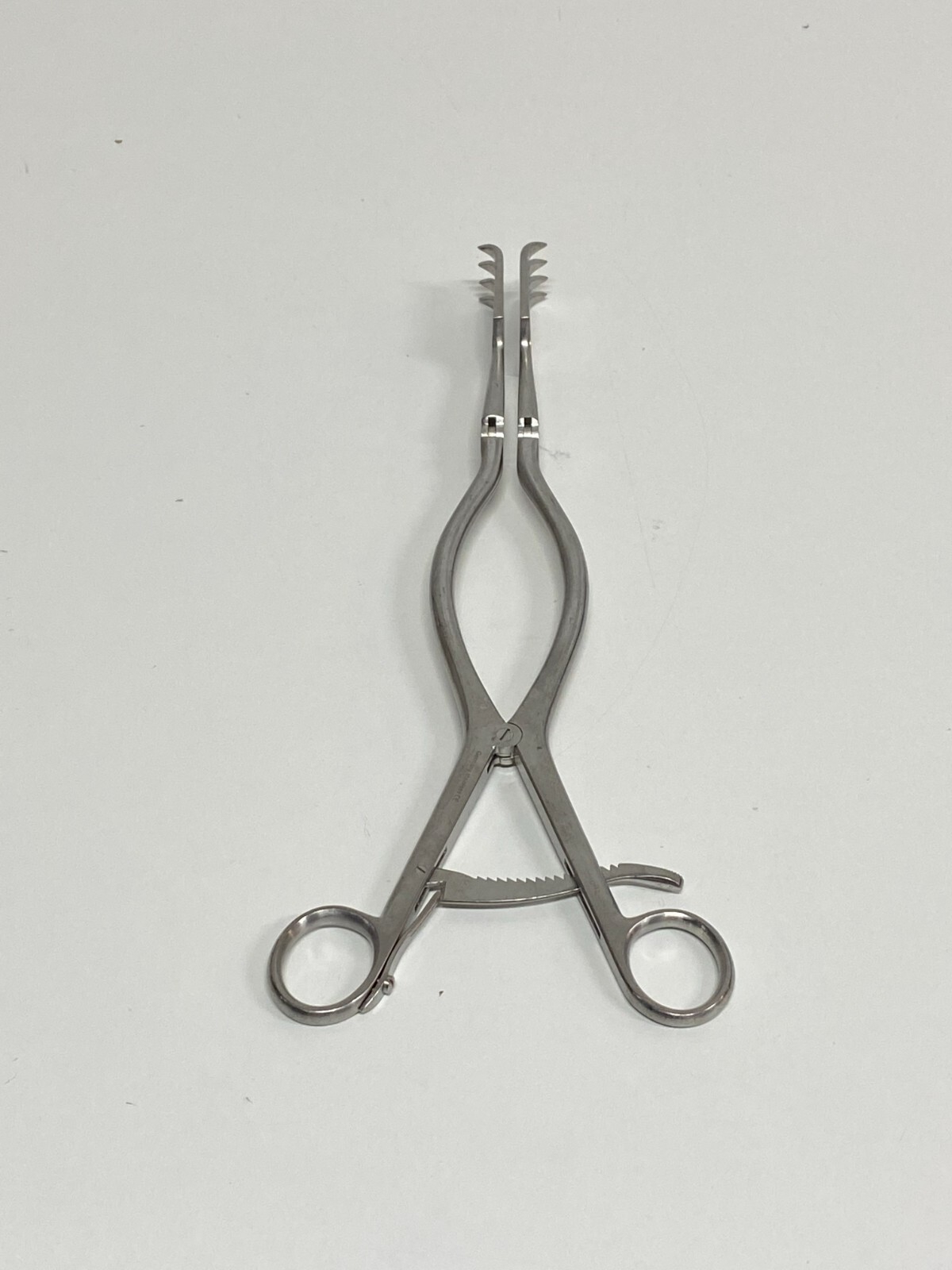 L24:  SSI 24-3449 Retractor