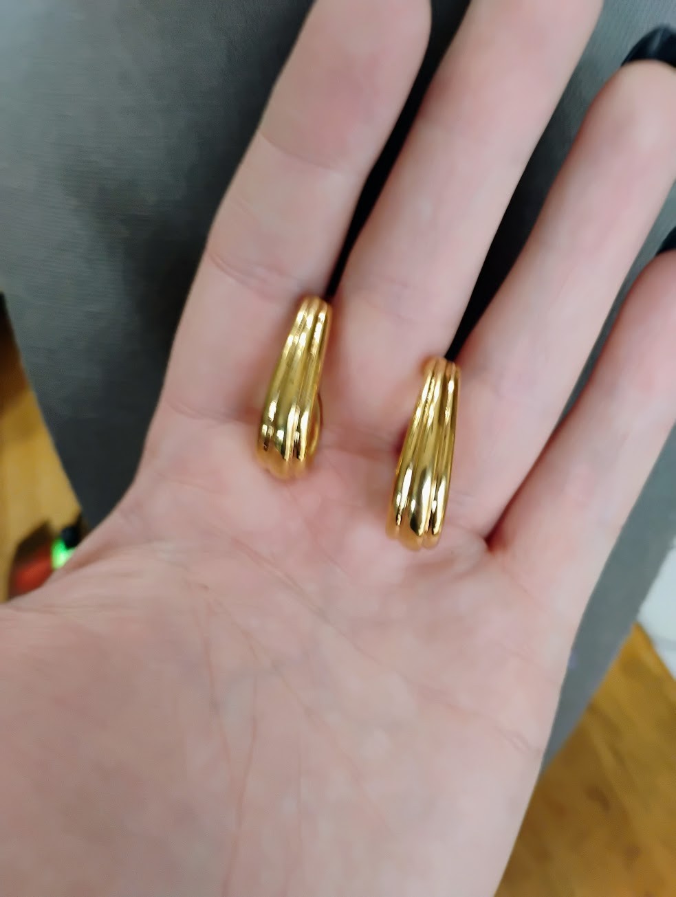 Vintage Napier screwback oval hoop earrings