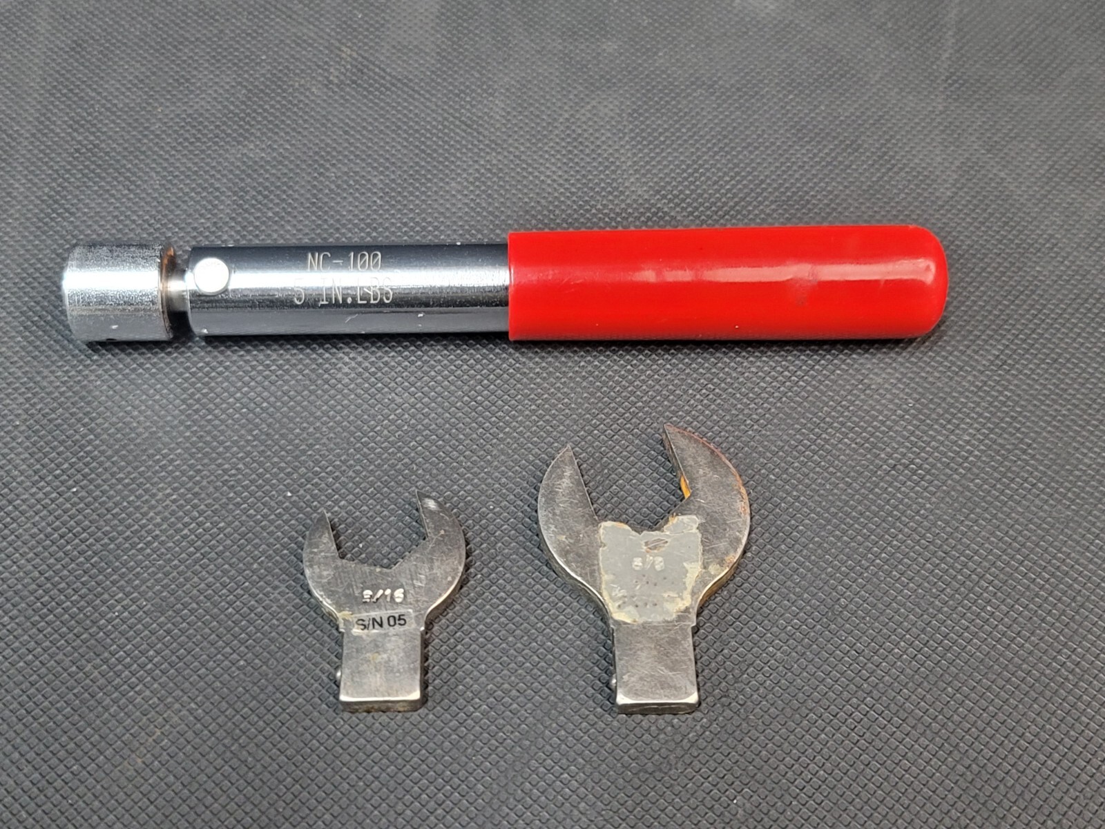 NC-100 Torque Wrench 5 in. pounds w/ 9/16" & 5/8"