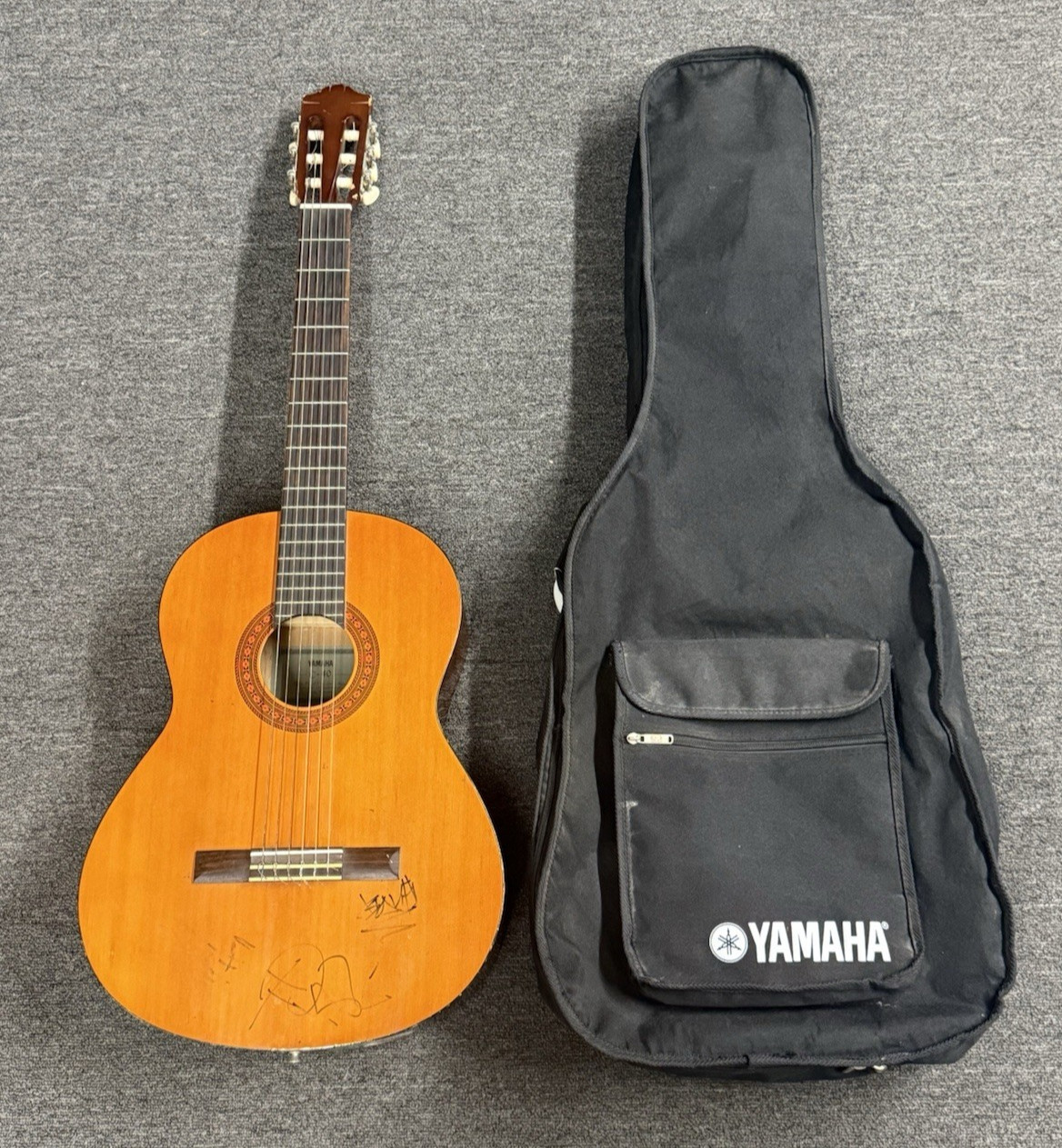 Blink 182 Autographed Signed Yamaha C40 Acoustic Classical Guitar