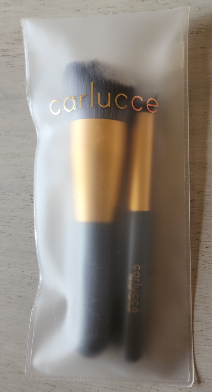 Carlucce Cosmetic Brush Duo  Foundation & Eyeshadow Sealed *Free Shipping*