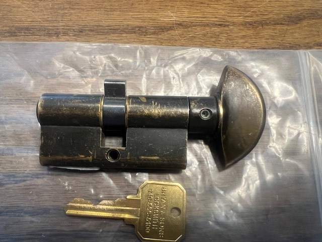 31.5 / 31.5 CES NON LOGO 90 DEGREE KEYED PROFILE CYLINDER LOCK, Oil rub brass