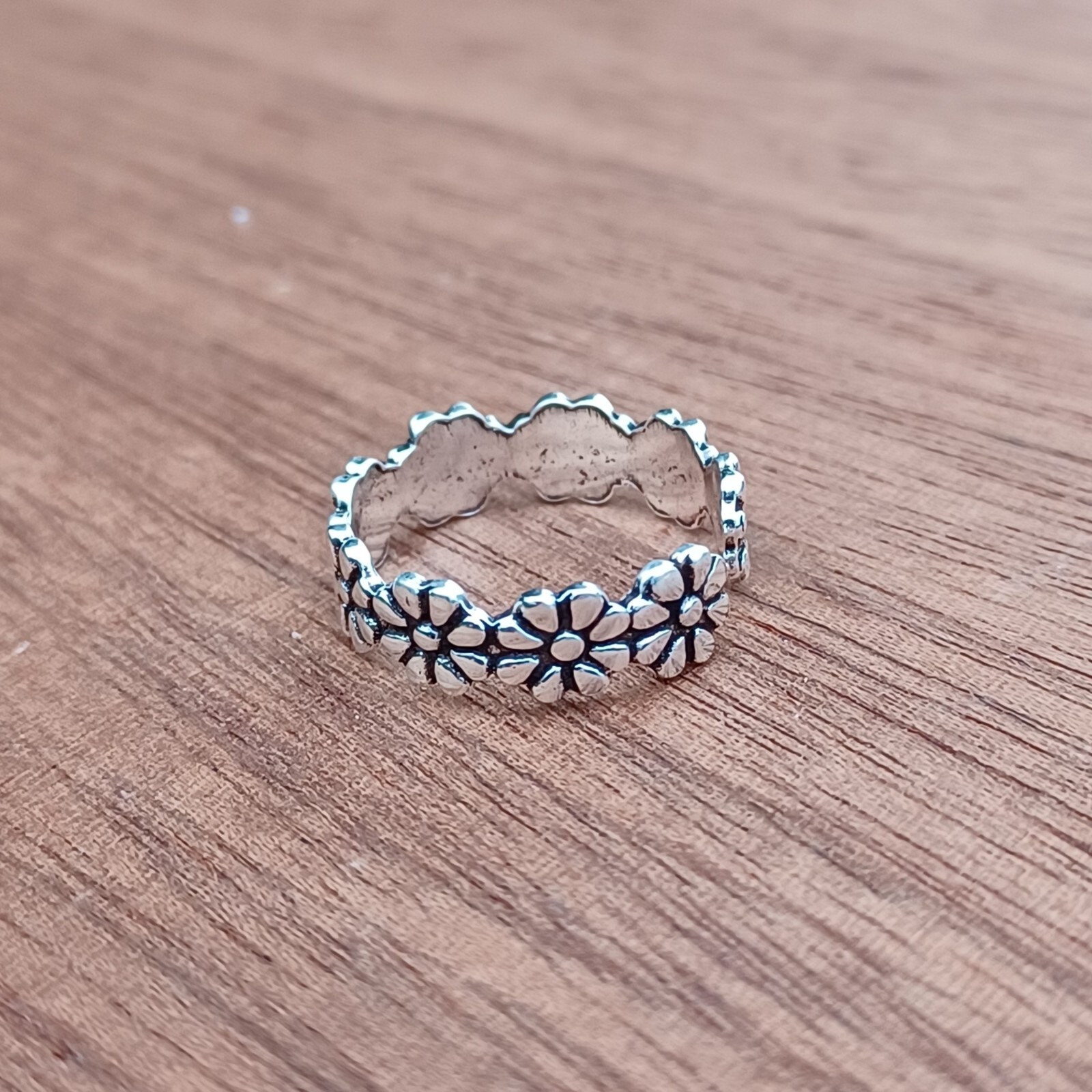 Adjustable Sterling Silver Funky Flowers Toe Ring