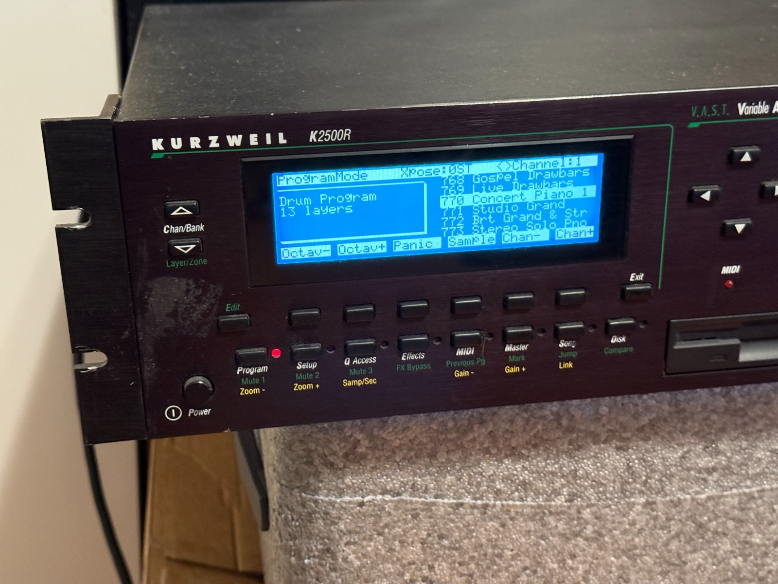 KURZWEIL K2500R Sampler V.A.S.T. Variable Architecture Synthesis