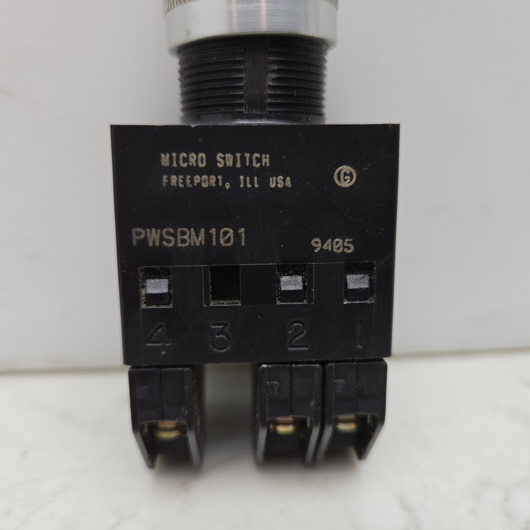 4 Pack Micro Switch PWSBM101 Selector Switch w/ PWCM and PWCE Contact Blocks