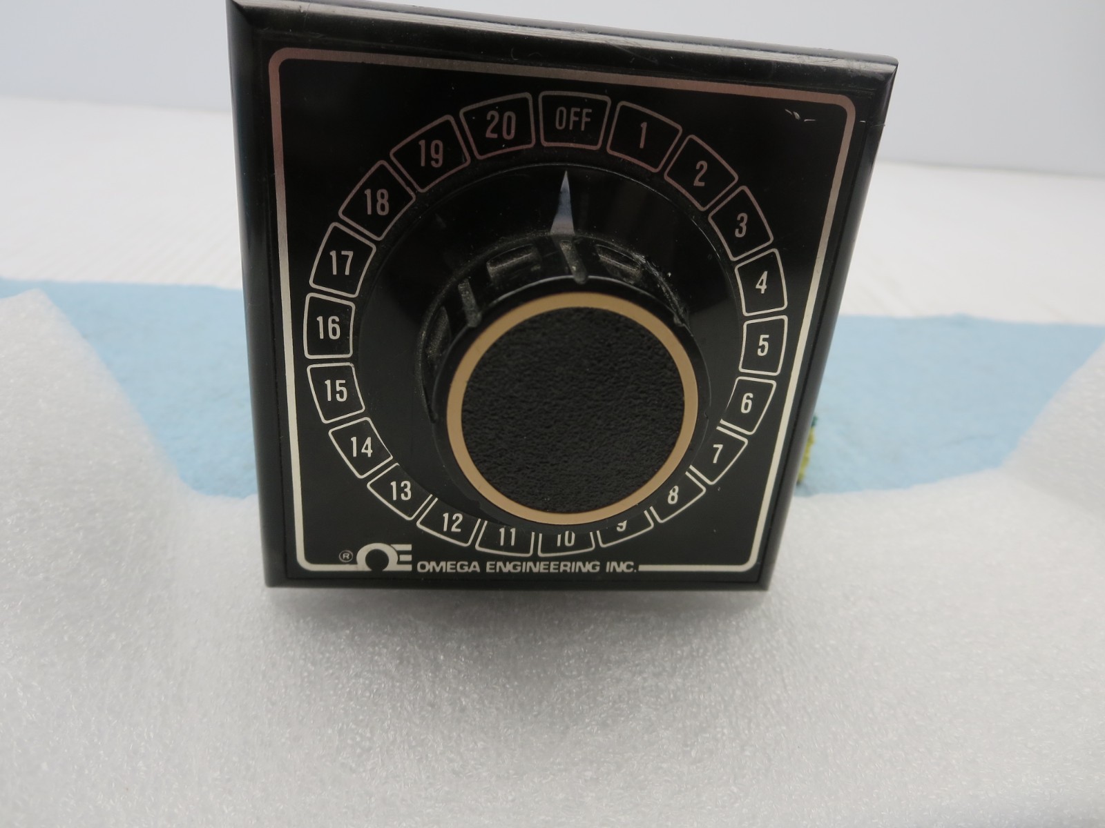 Omega Engineering No Part # Rotary Selector Switch 20 Pos + Off Missing 3 Screws