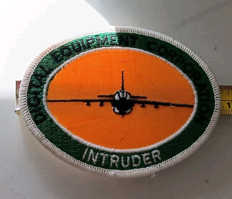 DIGITAL EQUIPMENT CORP (DEC) Intruder Training Patch Oval Green Gold