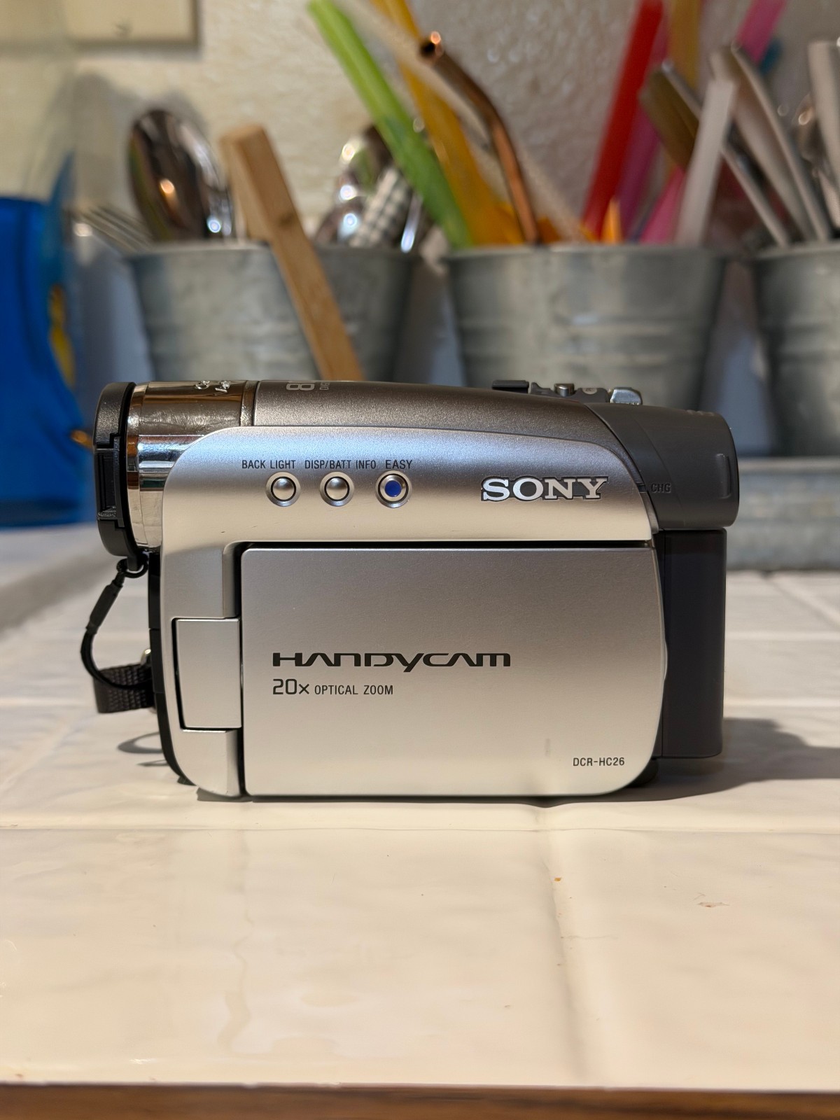 Sony Handycam DCR-HC26 - MiniDV Camcorder - READ DESCRIPTION