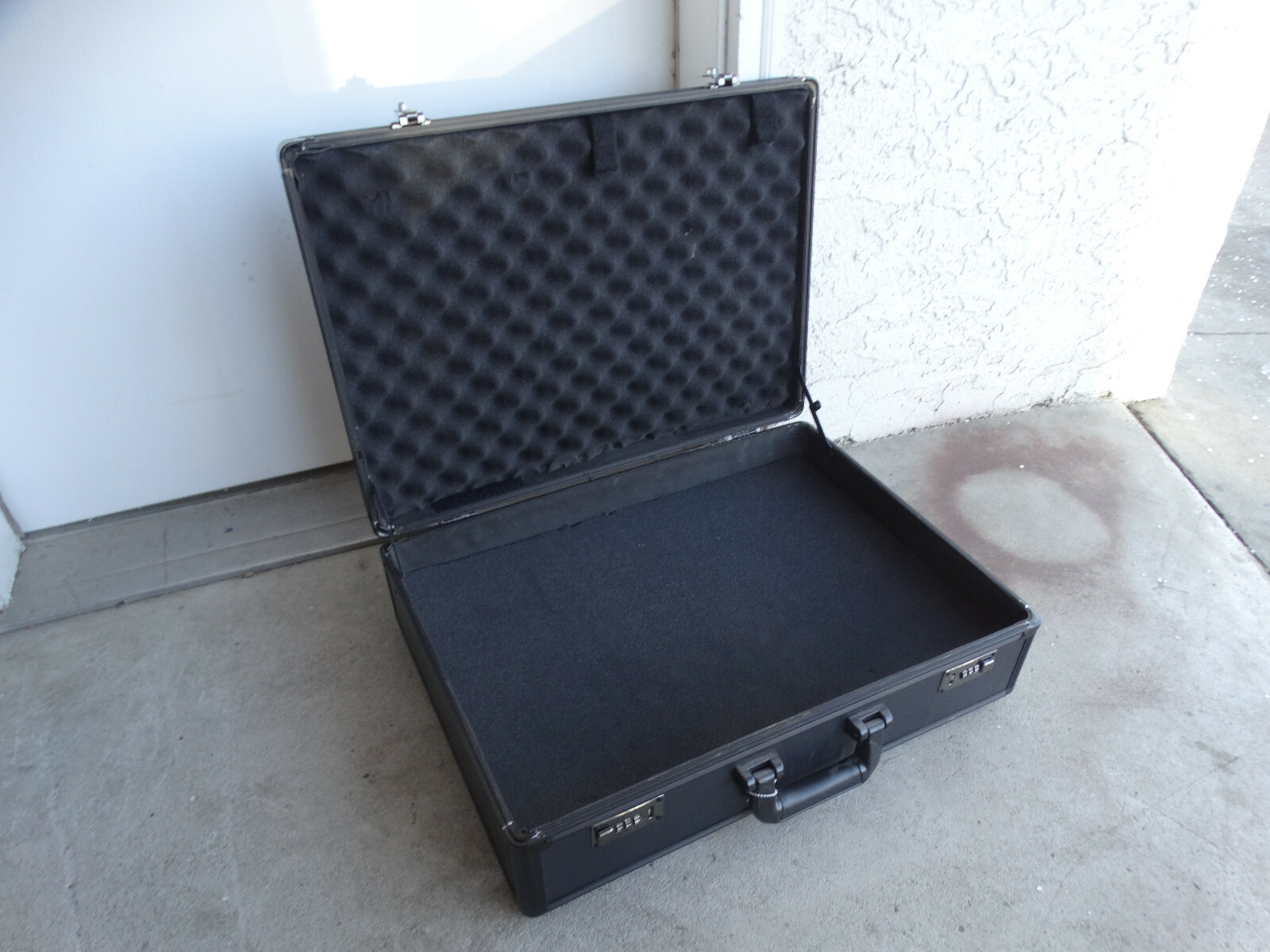 US Army Briefcase with 3 Dial Combination Lock