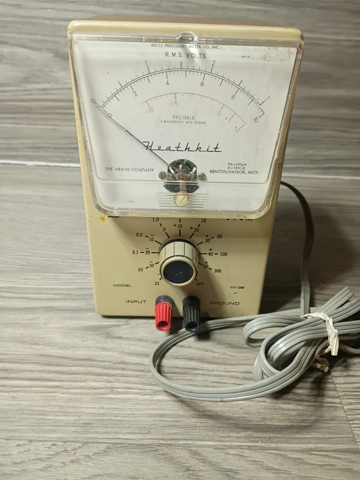 Heathkit IM-38 AC VTVM Vacuum Tube Voltmeter Vintage Powers On Needle Moves