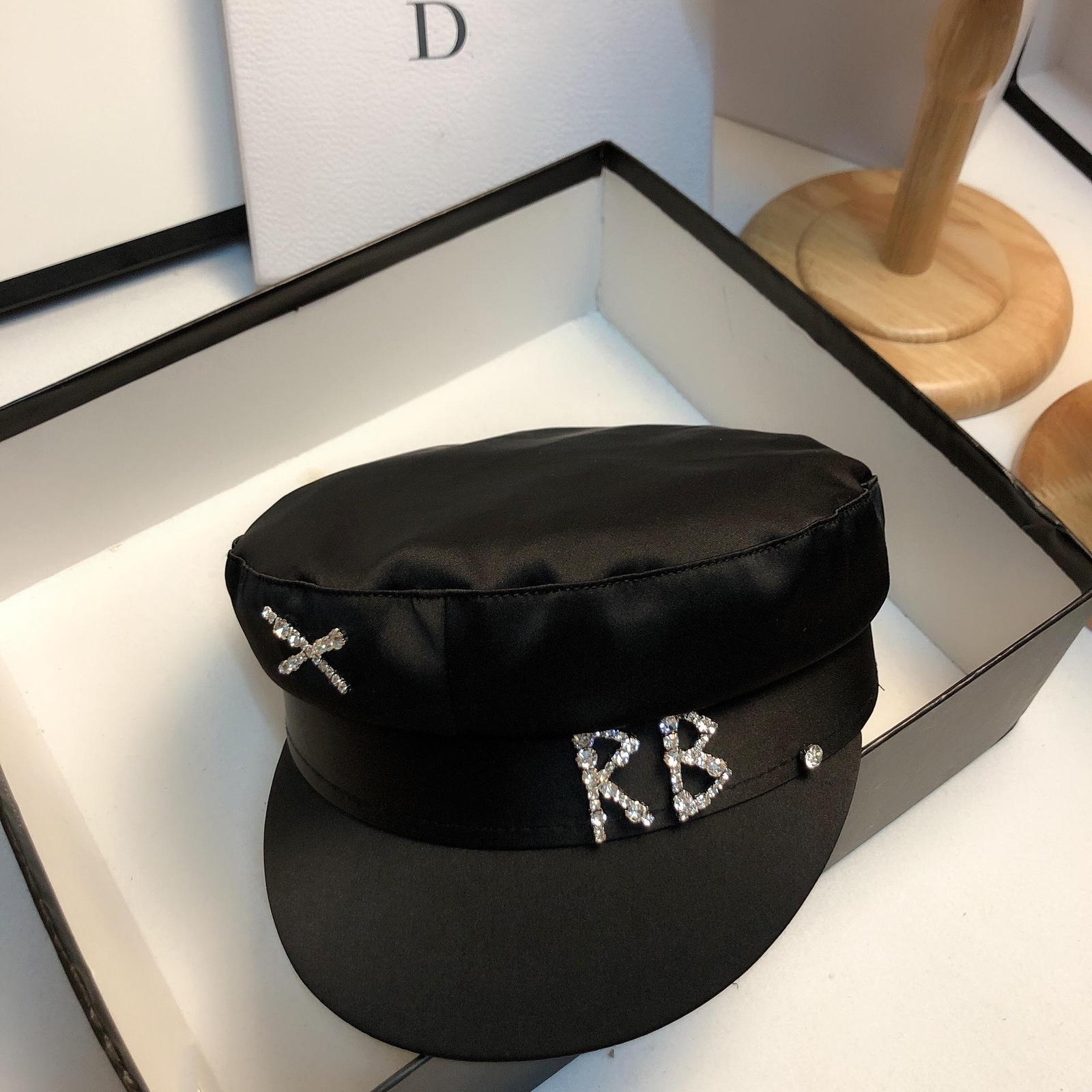 Brand Designer Satin Diamond R B Letter Newsboy Caps Women Flat Militray Hat