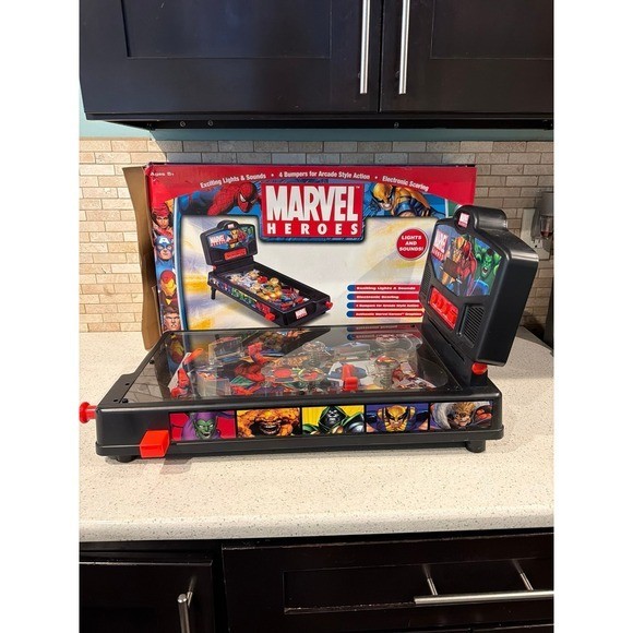 Marvel Heroes 2006 Table-Top Mini Pinball Machine WORKS 19" Play Area