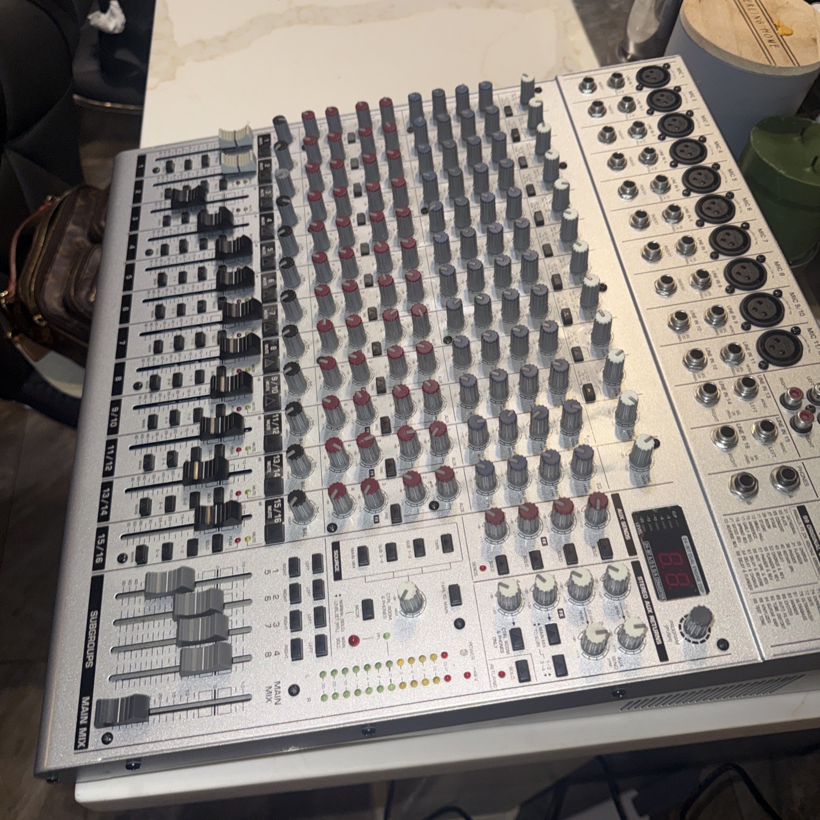 Behringer Eurorack UB2442FX-PRO 24 Input / Line Mixer 24 Bit Multi-FX Processor