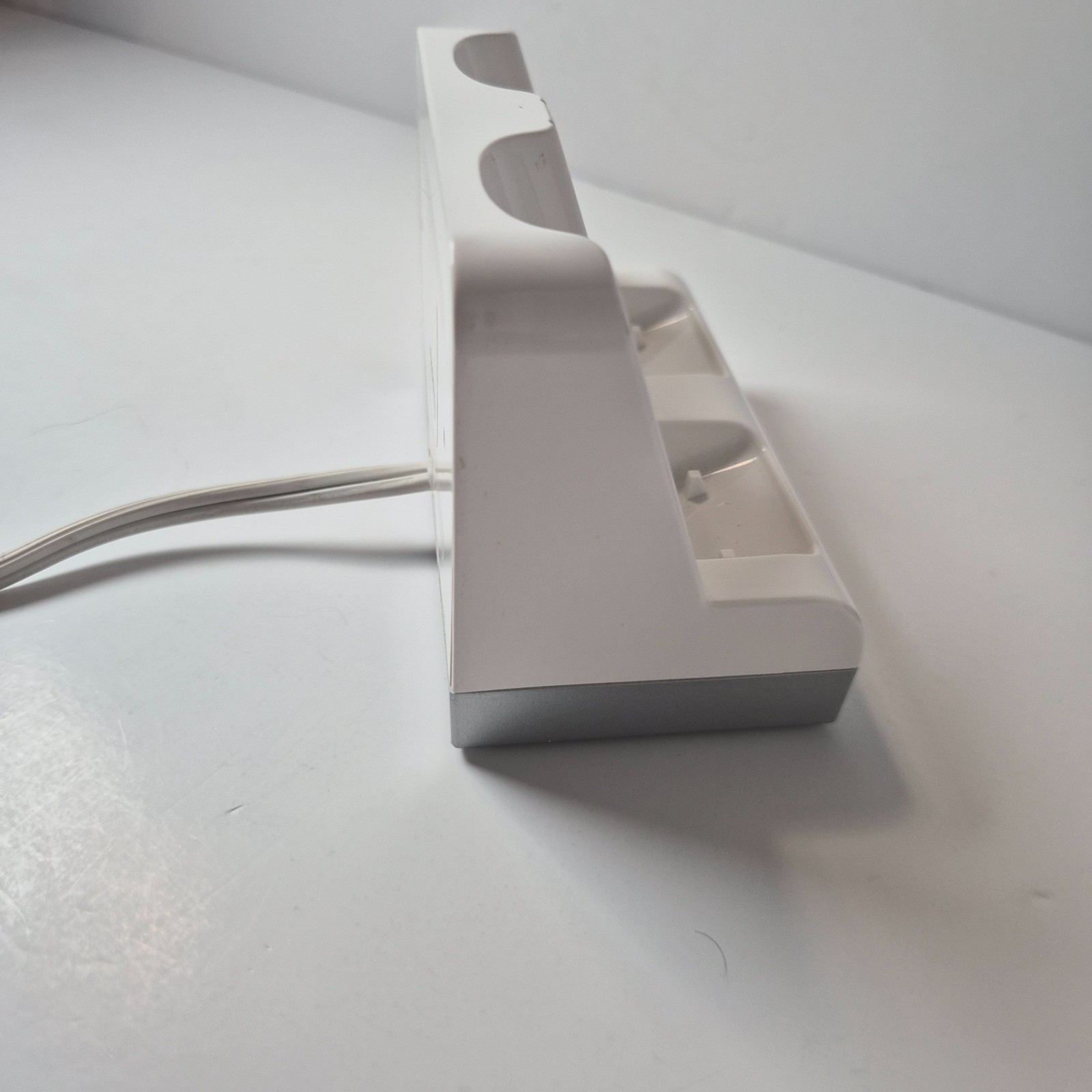 Nyko Wii Remote Charge Station Dock Base Only Tested (N1)